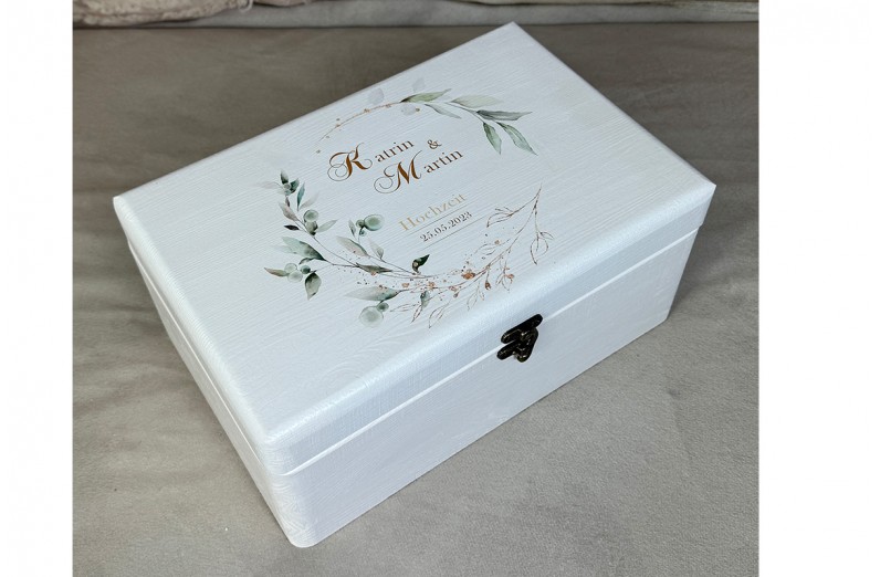 Hochzeitsbox, Erinnerungskiste Floral mit Schrift im Kranz,  zur Hochzeit personalisiert