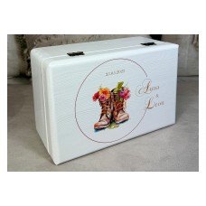 Hochzeitsbox, Erinnerungskiste Hochzeit personalisiert, rustikal mit Blumenstiefel 