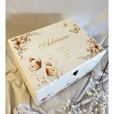 Erinnerungsbox mit Schmetterlinge in Boho Stil, mit Geburtsdaten personalisiert