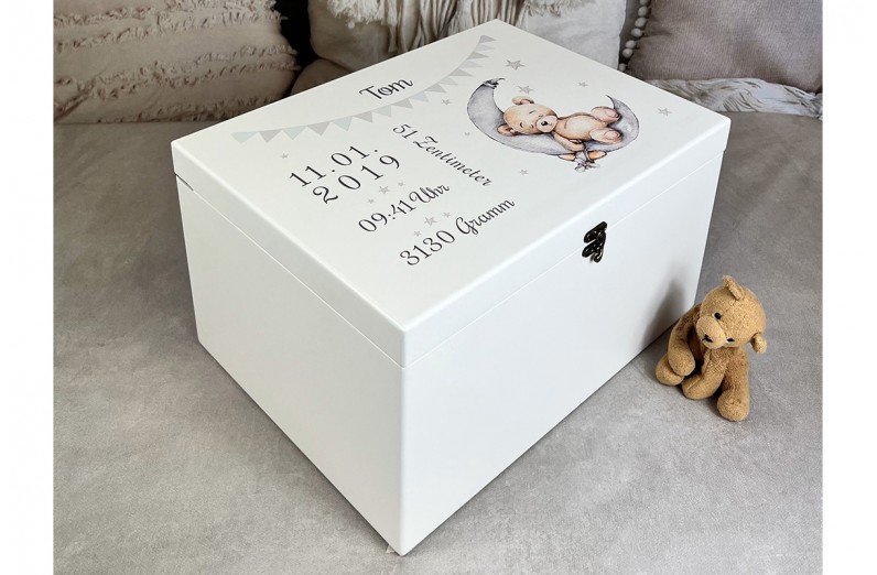 Memory box with bear motif and dates of birth