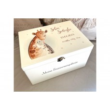 Memory box with giraffe and dates of birth